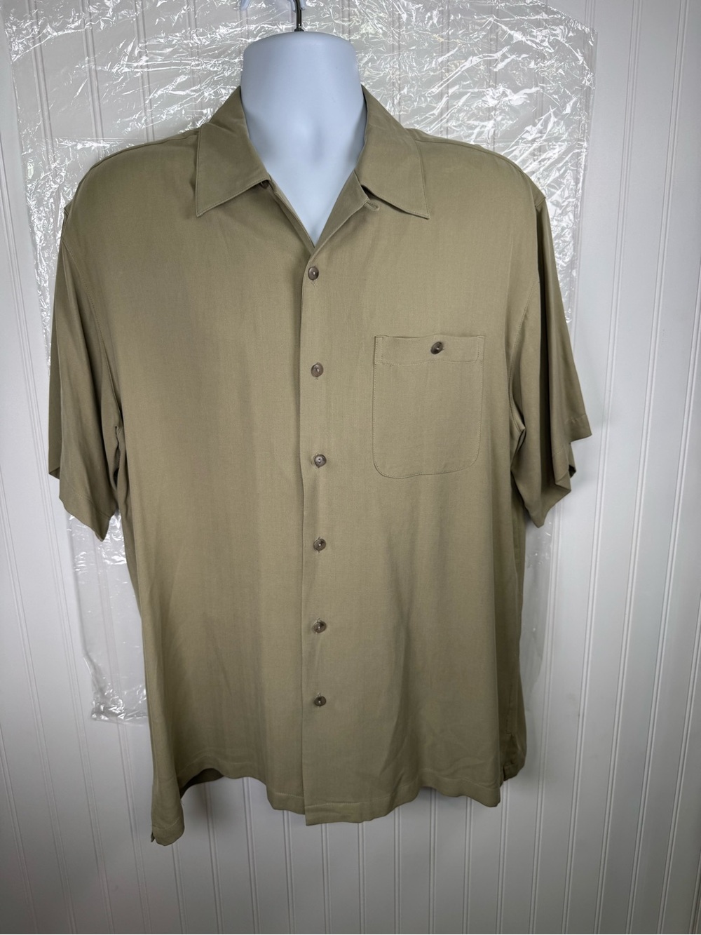 Burma Bilas 100% Silk Men's Short-Sleeve Button-Up Shirt in Khaki